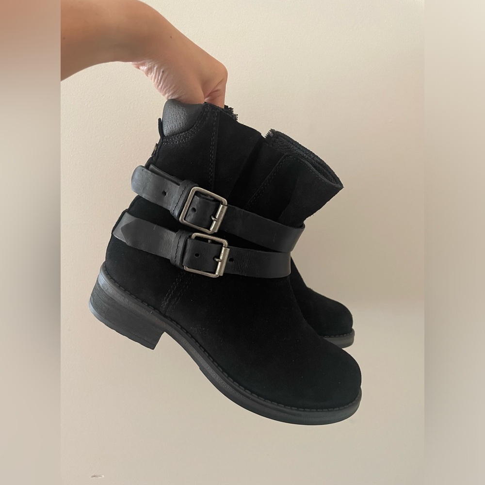 Steve Madden boots